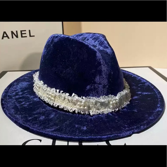 NEW, Crushed Velvet Wide Brim Fedora - Picture 3 of 8